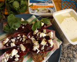 Foto del paso 2 de la receta: Tostada con endibias, remolacha y queso griego