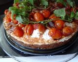 Φωτογραφία βήματος 8 της συνταγής Αλμυρό cheesecake με καραμελωμένα κρεμμύδια και ντοματίνια 🍅🍅