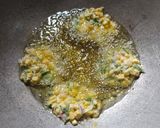 Foto langkah ke 3 dari resep Bakwan Jagung Kriuk #138.