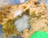 Foto langkah ke 2 dari resep Godok pisang kismis dan stroberi.
