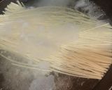 Foto langkah ke 1 dari resep Spaghetti bolognese sederhana.