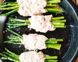 รูปขั้นตอนการทำที่ 4 ของ ไก่บดโอบหน่อไม้ฝรั่ง