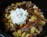 Pas rețetă Carne de curcan cu cartofi înnăbușiți în sos de iaurt 2 fotografie