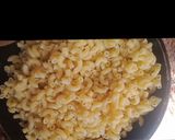 A picture of step 1 of Chicken vegetable macaroni.