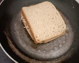 A picture of step 3 of Cheese sandwich.
