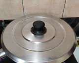 A picture of step 6 of Jhinge posto.