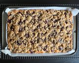 A picture of step 6 of Cherry Crumble Cake.