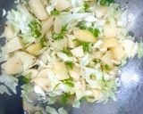 A picture of step 3 of Aloo patta gobhi.