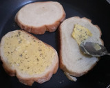 Foto langkah ke 3 dari resep Garlic Bread.