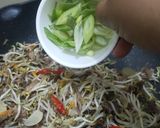Foto langkah ke 4 dari resep Tumis Taoge Ikan Pari.