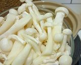 Foto langkah ke 4 dari resep Sup Tofu Jamur.