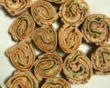A picture of step 8 of Bread Pinwheel Sandwich.
