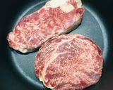 Hình bước làm 2 của món BeefSteak lá hương thảo và truffle