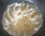 Gambar langkah 2 resipi Nutty dalgona candy.