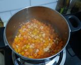 Foto langkah ke 5 dari resep Sop Kondangan aka Sop Merah.