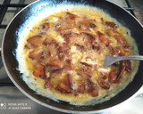 Foto del paso 3 de la receta: Setas con huevos revueltos y patatas paja