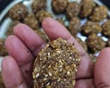 गुड़ अलसी ड्राई फ्रूट्स लड्डू रेसिपी चरण 7 फोटो