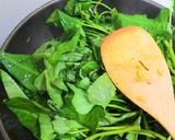 Hình bước làm 4 của món Ốc móng tay xào rau muống chua ngọt