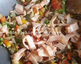 A picture of step 2 of Wors sweet and chilli stir fry.