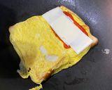 Foto langkah ke 3 dari resep One Pan Egg Toast (French toast).