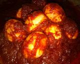 Foto langkah ke 2 dari resep Telur Masak Habang Banjar.