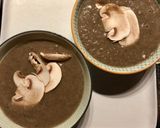 Une image de l'étape 3 de Velouté de champignons de Paris à la moutarde.