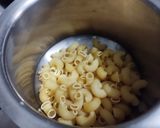 A picture of step 2 of Pasta Primavera.