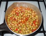 Foto del paso 2 de la receta: Fideos coditos en salsa con arvejas