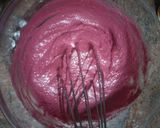 A picture of step 4 of Wheat flour beetroot cake.