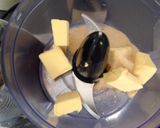 A picture of step 2 of Salted Caramel Millionare´s Shortbread.