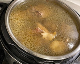 Foto del paso 4 de la receta: Caldo de huesos (para sopas, ramen…)