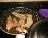 Foto del paso 2 de la receta: Costillas con tomate