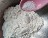 A picture of step 2 of Noodles Coated Cheese Fritters.
