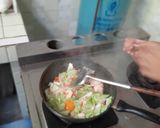 A picture of step 4 of Sukiyaki Sauce Fried Rice.
