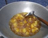 Foto langkah ke 3 dari resep Bihun kentang goreng pedas.