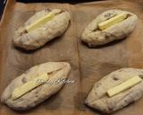 Foto langkah ke 6 dari resep Butter Raisin Bread.