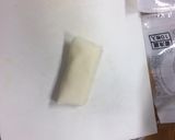 A picture of step 4 of Spring roll sweets.