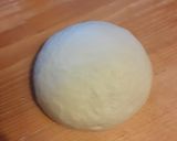 Foto del passaggio 2 della ricetta Parker House Roll, i panini piú buoni del mondo
