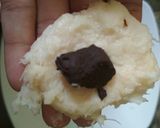 Foto langkah ke 2 dari resep Bola Bola Tape Coklat Lumer.