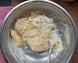 Foto langkah ke 3 dari resep Roti Gulung Keju kismis.