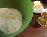 Foto del paso 1 de la receta: Crumble de cerezas, arándanos y fresas con avena