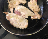 Foto del paso 1 de la receta: Pechuga de pollo en escabeche