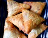 A picture of step 5 of Leftover Roti Samosa.