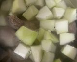Hình bước làm 3 của món Canh đu đủ hầm xương