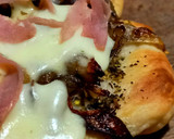 Foto del paso 4 de la receta: Pizza Blanca casera. (*Sin tomates) 🍕🧀🫑🌶️🍄‍🟫