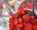 Foto langkah ke 1 dari resep Strawberry Ice Cream.