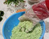 Foto langkah ke 6 dari resep Kue Putu Pandan.
