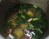 Foto langkah ke 3 dari resep 50. Sayur Bening Daun Kelor.