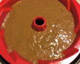 Foto del passaggio 5 della ricetta Ciambella autunnale cachi-ciock 🍑🍫