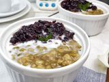 Bubur kacang ijo dan ketan hitam empuk